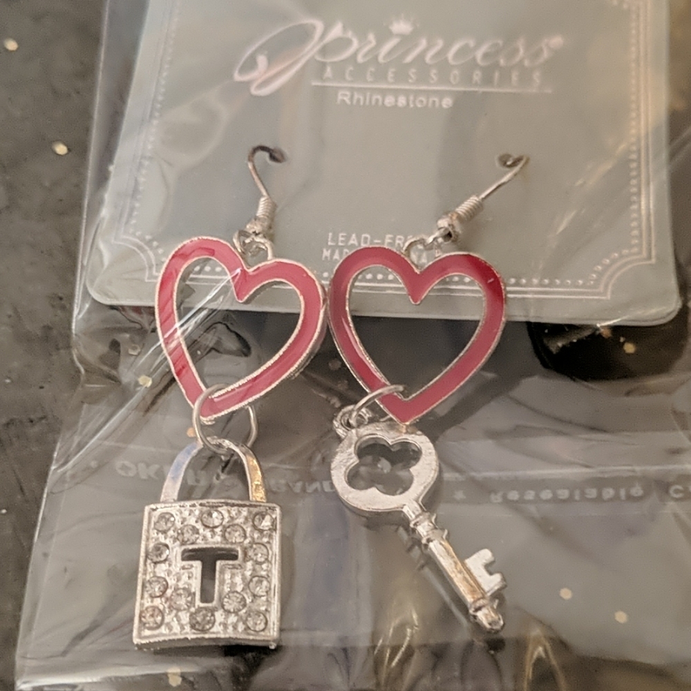 Lock and key earrings ❤️🔐